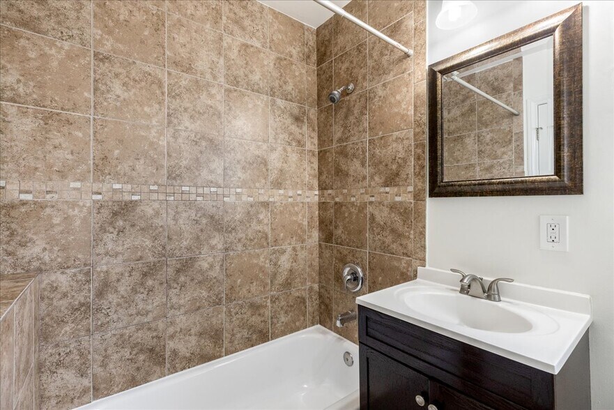 More Photos Of 622 S Pacific Coast Hwy, Redondo Beach Apartments For Sale