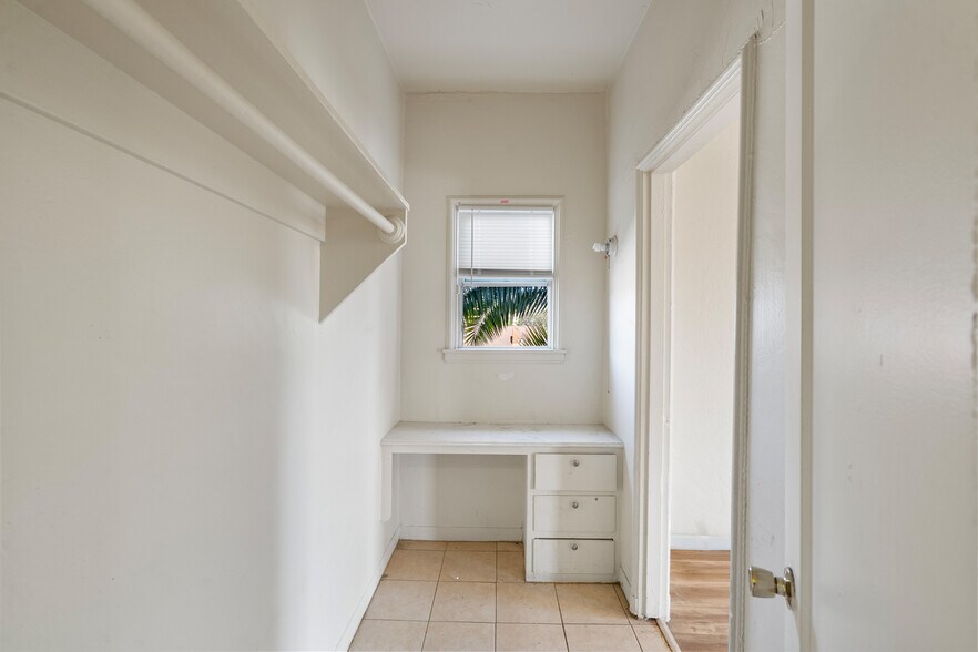 More Photos Of 2100 51st Ave, Oakland Apartments For Sale