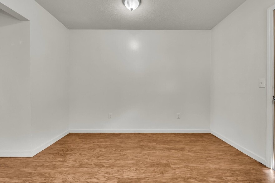 More Photos Of 1301 Louisville St. Apt. 35-38, Starkville Apartments For Sale