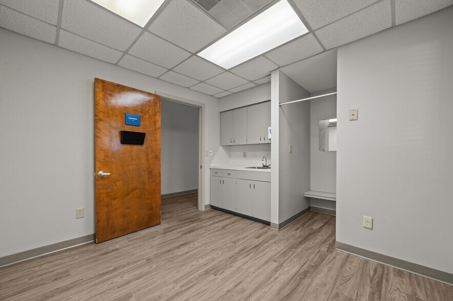 More Photos Of 2503 N Queen St, Kinston Medical For Sale