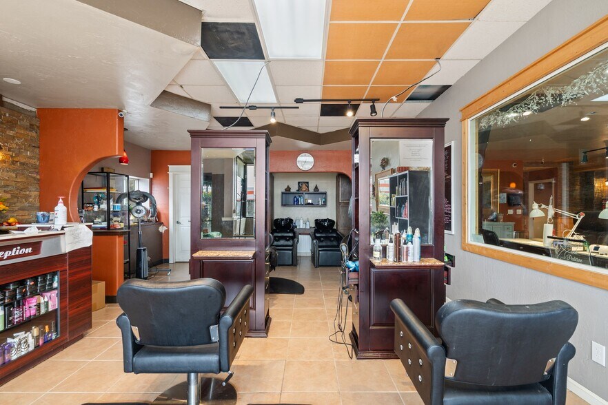 More Photos Of 1304 Ocean Beach Hwy, Longview Storefront Retail Office For Sale