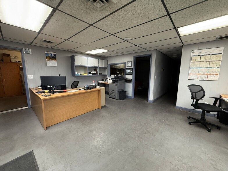 More Photos Of 2120 4th Ave, Holdrege Industrial For Sale