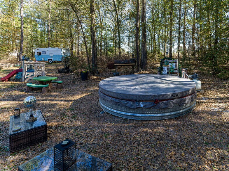 More Photos Of 11201 County Road 203, Plantersville Specialty For Sale