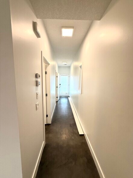 More Photos Of 613 3rd Ave NE, Calgary Apartments For Sale