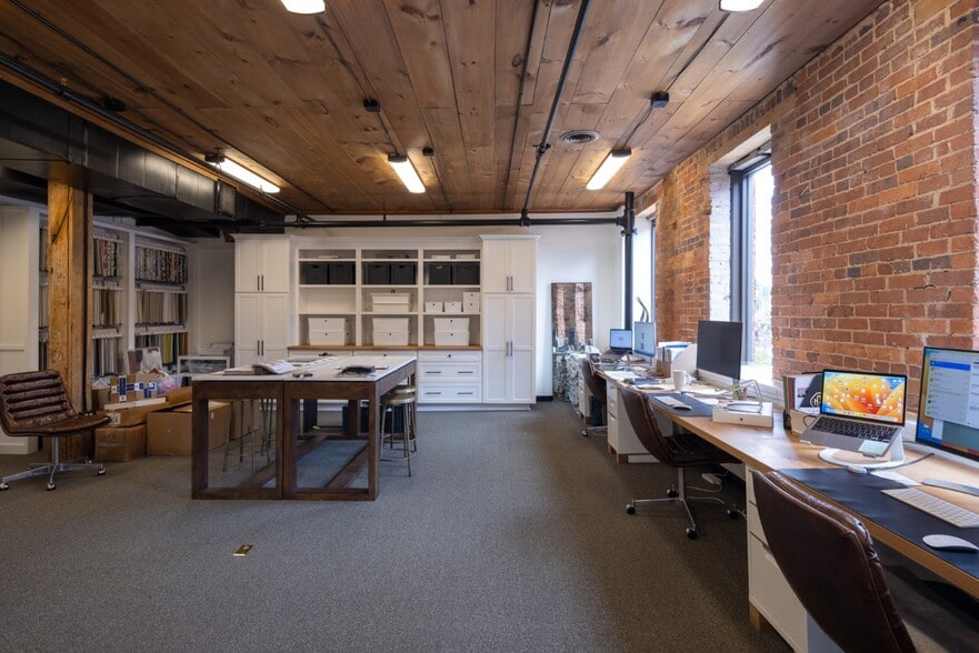 More Photos Of 113 Church St, Marietta Unknown For Lease