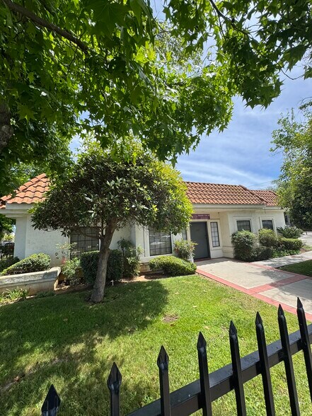 More Photos Of 1101 E Pennsylvania Ave, Escondido Medical For Sale