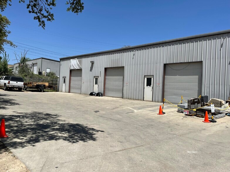 More Photos Of 6500 W State Highway 46, New Braunfels Warehouse For Lease