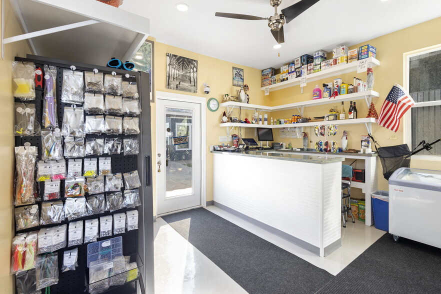 More Photos Of 275 Timber Island Rd, Carrabelle Restaurant For Sale