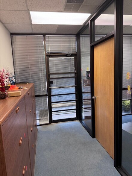 More Photos Of 9876 Plano Rd, Dallas Office For Sale