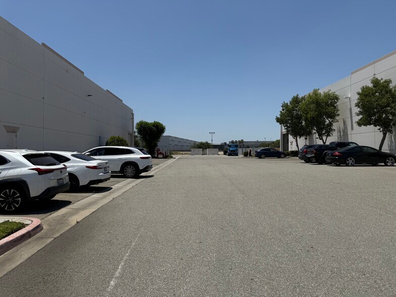 More Photos Of 3351B Grapevine St, Jurupa Valley Manufacturing For Sale
