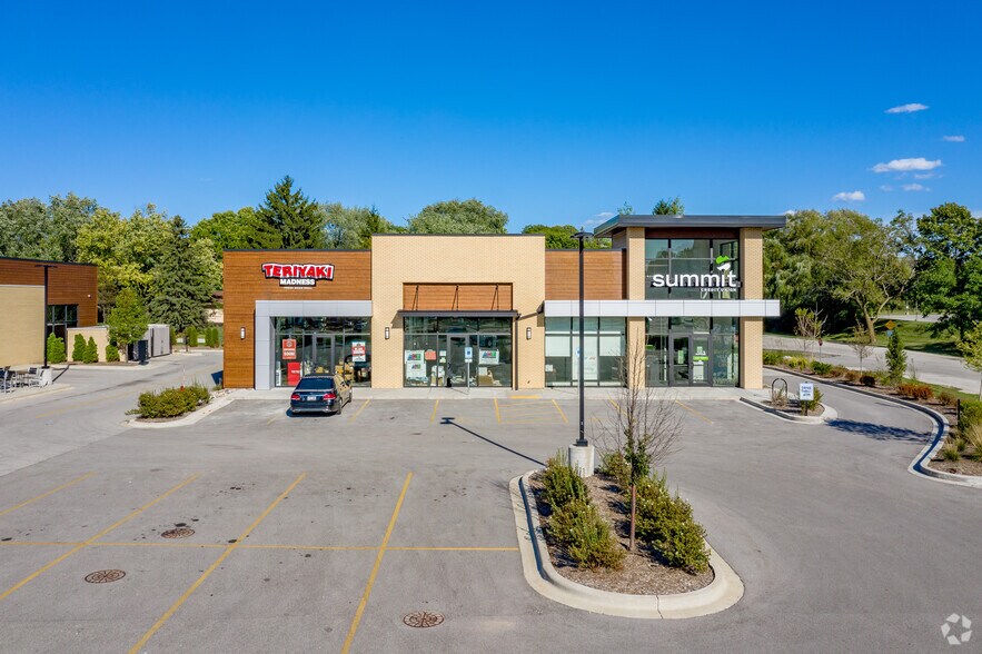 More Photos Of 1000 S Moorland Rd, Brookfield Storefront For Lease