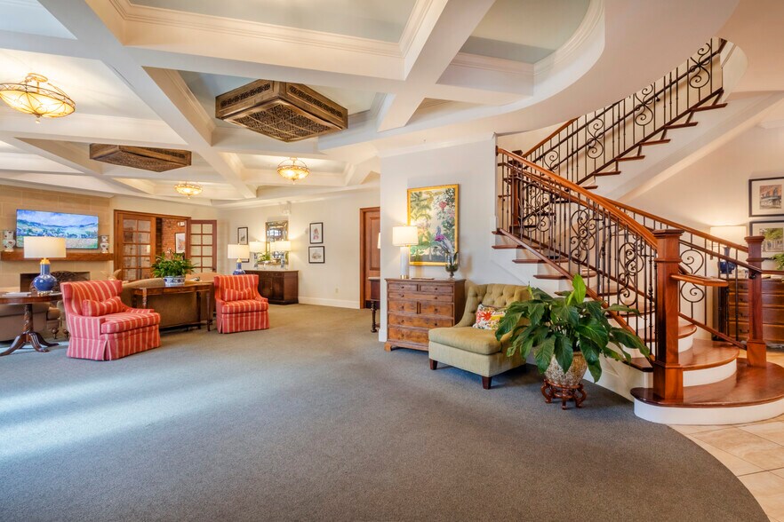 More Photos Of 151 E Church St, Anderson Hospitality For Sale