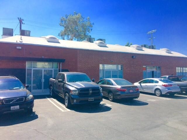 More Photos Of 5543 Riverton Ave, North Hollywood Flex For Lease