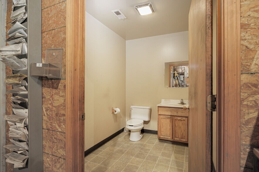 More Photos Of 801 Woodsdale Rd, Elwood Warehouse For Sale