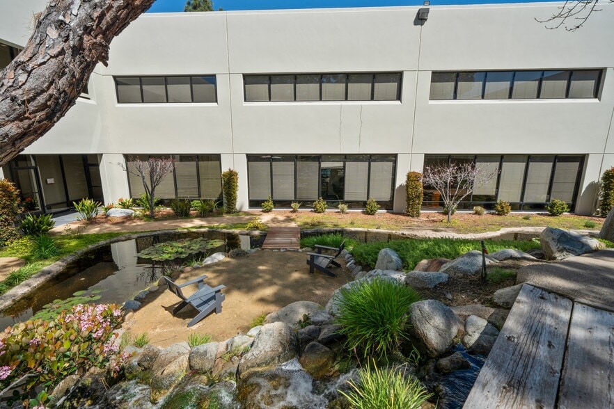More Photos Of 2151 Michelson Dr, Irvine Office For Lease