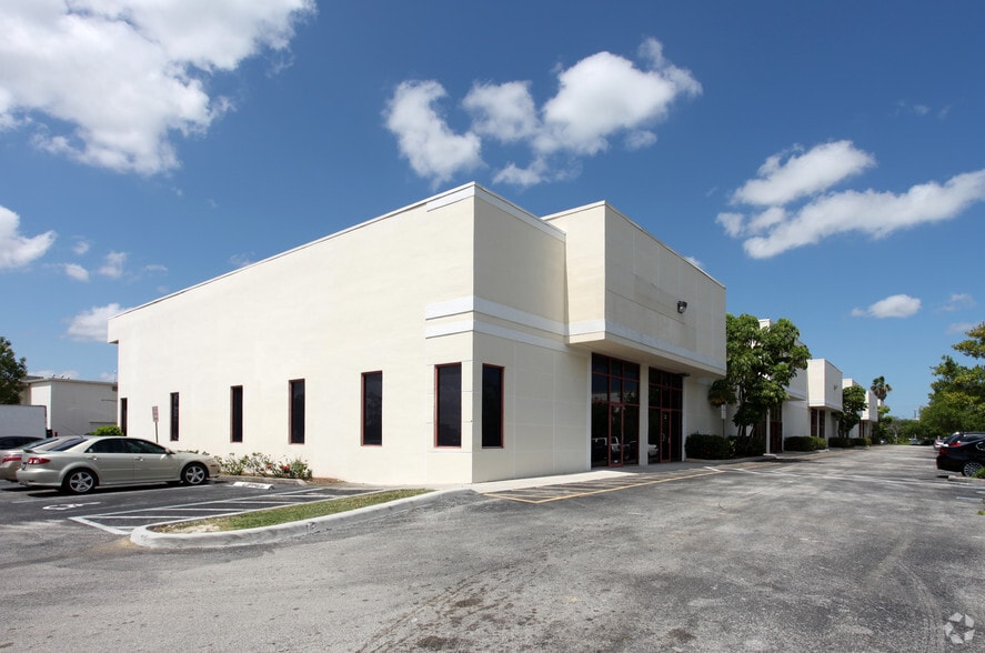 More Photos Of 1101-1197 Sawgrass Corporate Pky, Sunrise Light Manufacturing For Lease