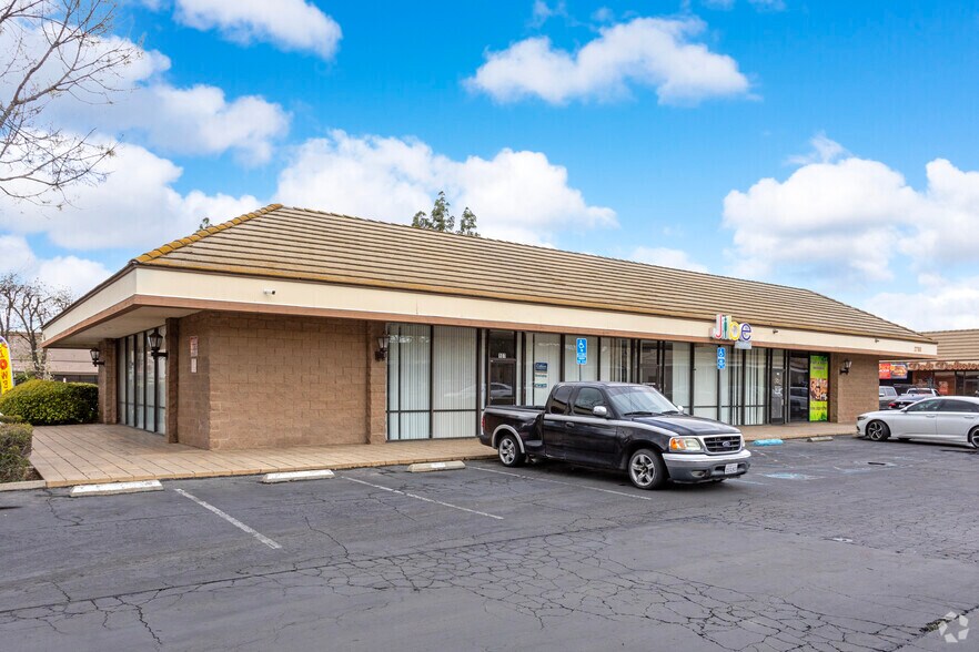 More Photos Of 2745-2787 W Shaw Ave, Fresno Unknown For Lease
