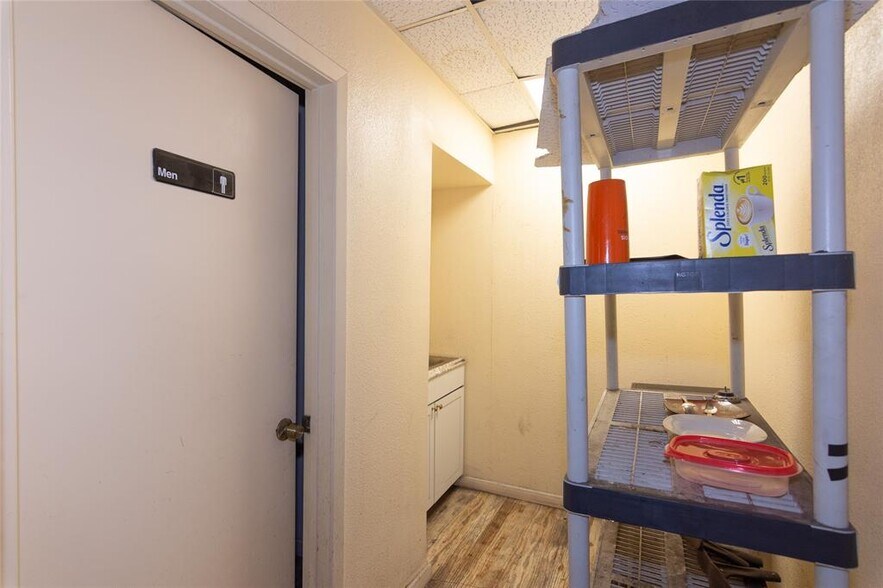 More Photos Of 4909 Commercial Park Dr, Austin Flex For Sale