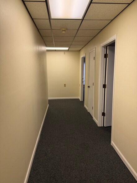More Photos Of 519 Hill Rd, Dalton Warehouse For Lease