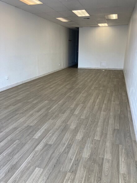 More Photos Of 7816-7834 Balboa Blvd, Van Nuys Unknown For Lease