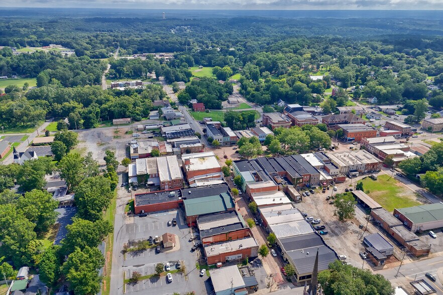 More Photos Of 110-112 Trinity St, Abbeville Storefront For Sale