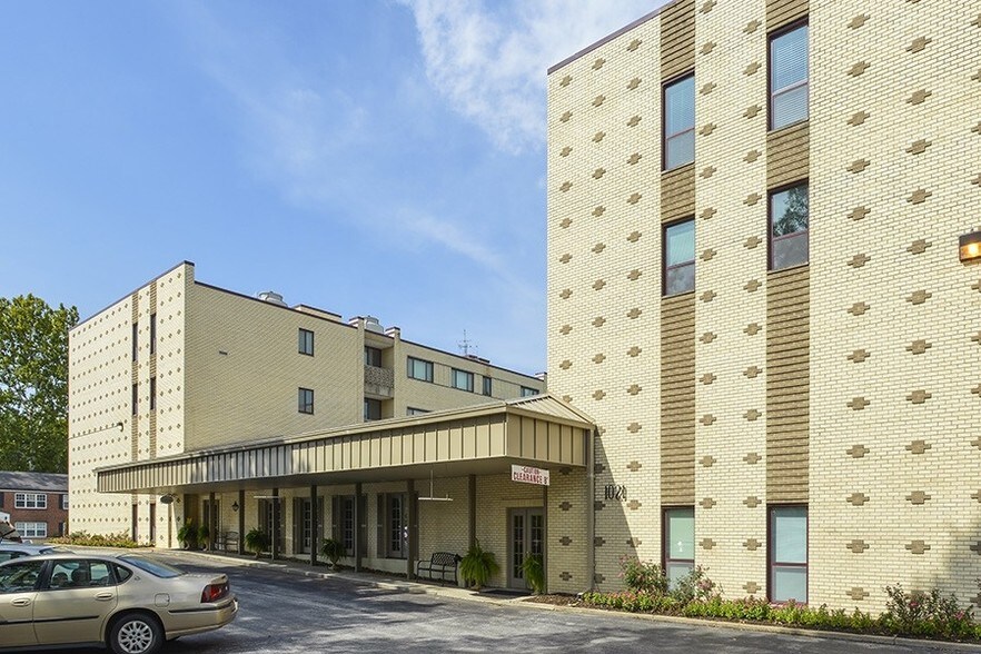 More Photos Of 1001 N McKnight Rd, Saint Louis Apartments For Sale