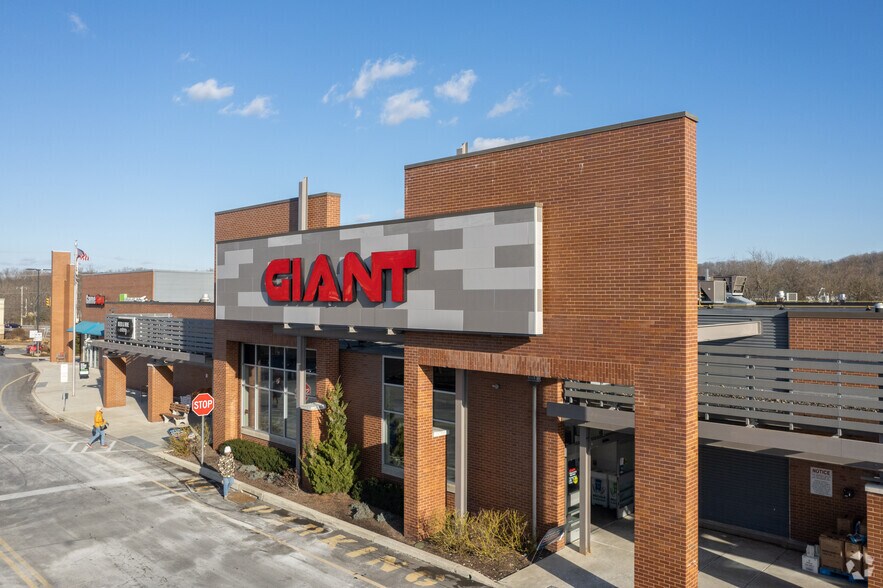 More Photos Of 1661 Easton Rd, Warrington Unknown For Lease