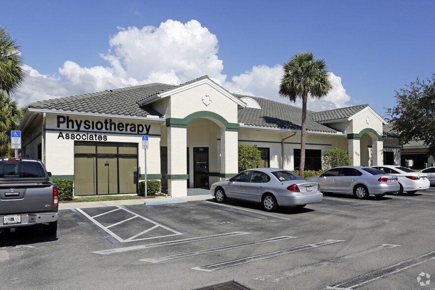 More Photos Of 1725 Heritage Trl, Naples Medical For Lease
