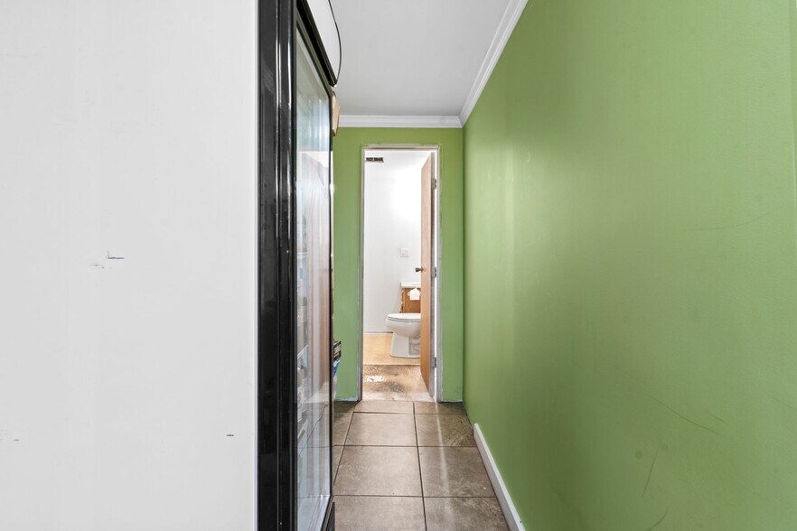 More Photos Of 808 Bypass Rd, Winchester Freestanding For Sale