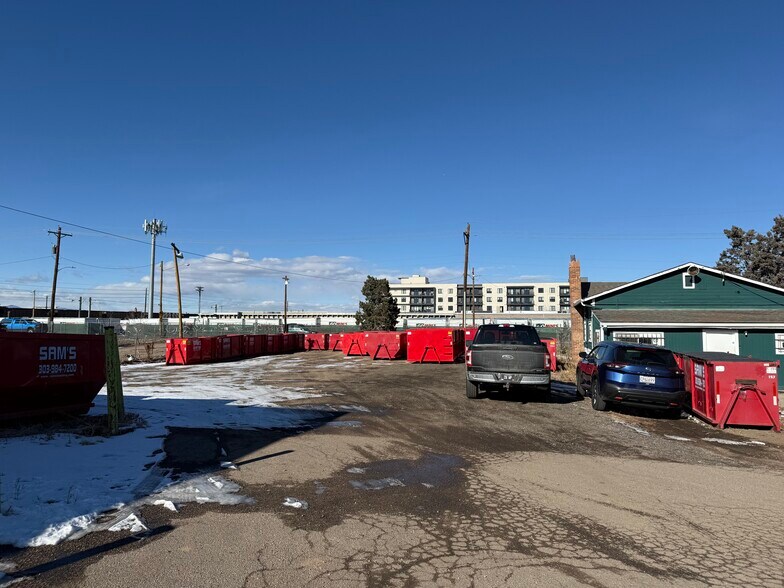 More Photos Of 1408 W Quincy Ave, Englewood Manufacturing For Lease