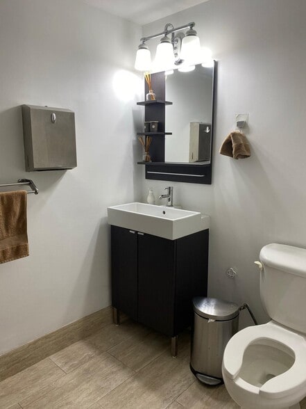 More Photos Of 5930 NW 99th Ave, Miami Light Distribution For Sale