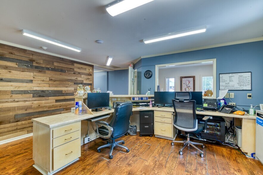 More Photos Of 807 S Pendleton St, Easley Medical For Sale