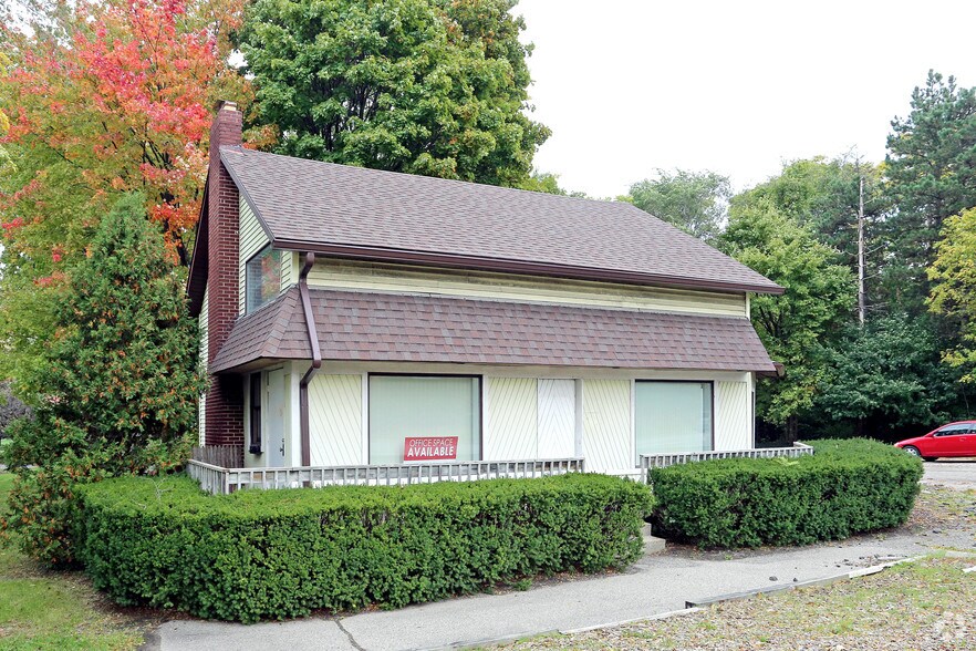 More Photos Of 3135 E Highland Rd, Highland Office For Sale