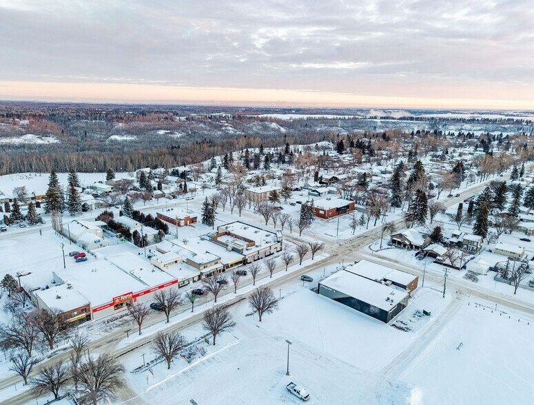 More Photos Of 34 Athabasca Av, Devon Storefront For Sale