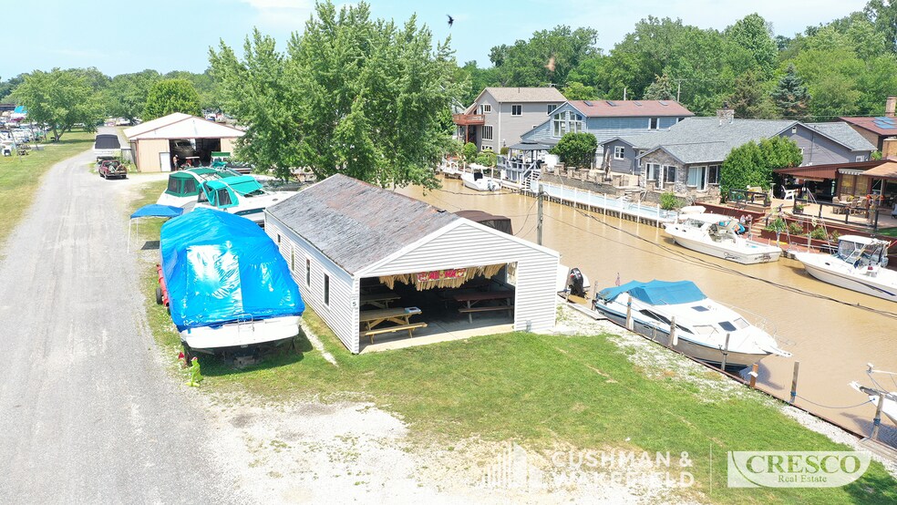 More Photos Of 921 W River Rd, Vermilion Marina For Sale