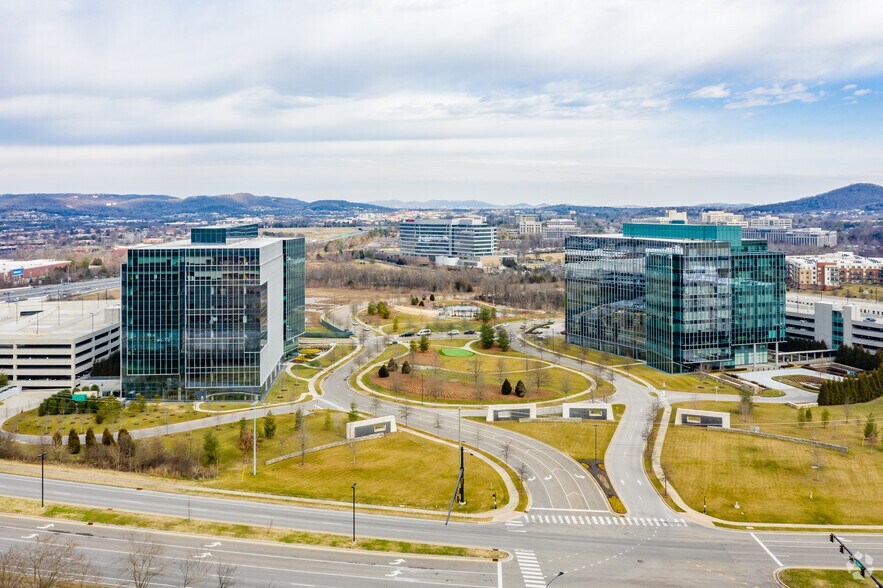 More Photos Of 6700 Tower Cir, Franklin Office For Lease