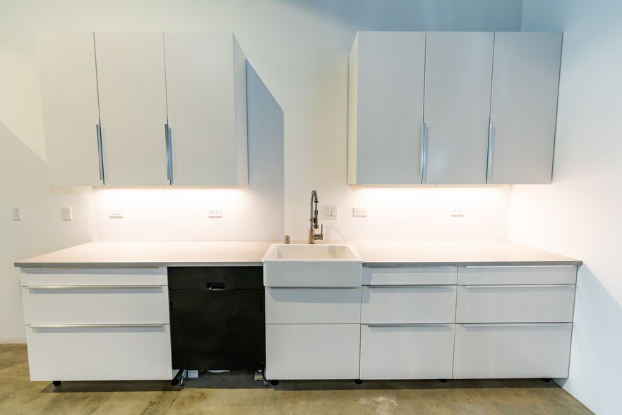 More Photos Of 2140 Mandela Pkwy, Oakland Office For Lease