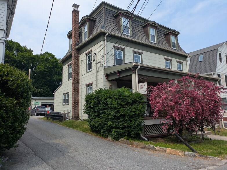 Primary Photo Of 13 Edgemont Rd, Katonah Auto Salvage Facility For Sale