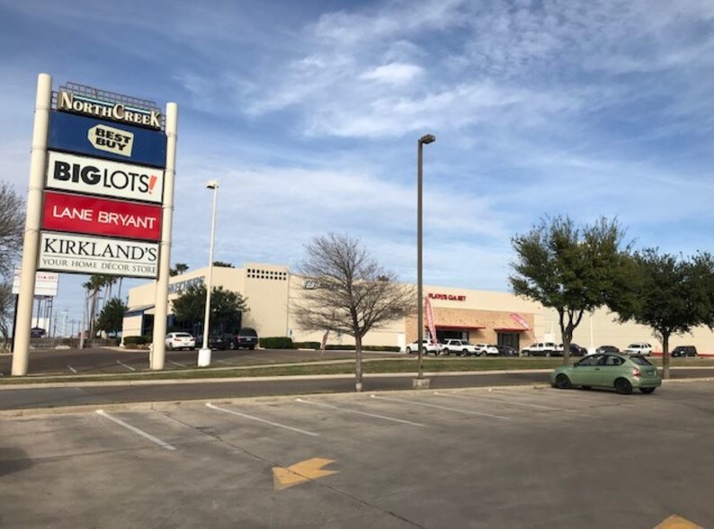 More Photos Of 7901 San Dario Ave, Laredo General Retail For Lease