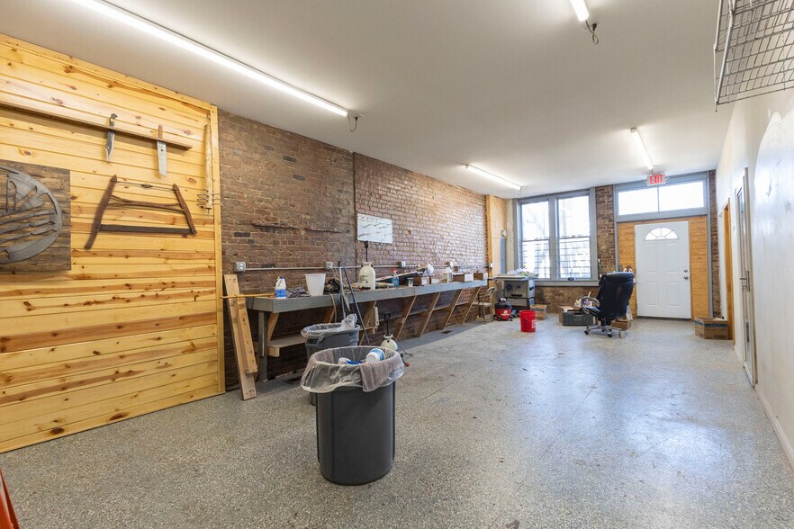 More Photos Of 535 W Reed St, Moberly General Retail For Sale