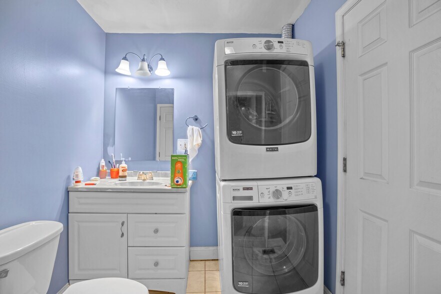 More Photos Of 2819 Eastern Ave, Baltimore Storefront Retail Residential For Sale