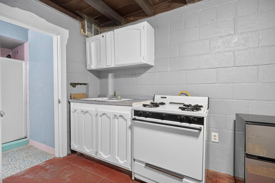 More Photos Of 611 W Main St, Fabens Apartments For Sale