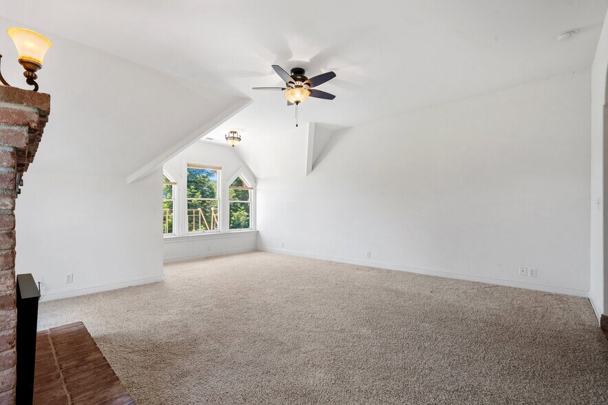 More Photos Of 333 G St, San Rafael Apartments For Sale