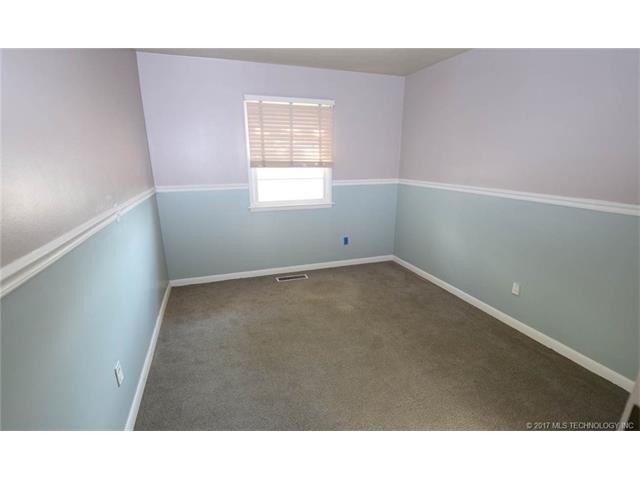 More Photos Of 223 N East Ave, Tahlequah Office For Sale