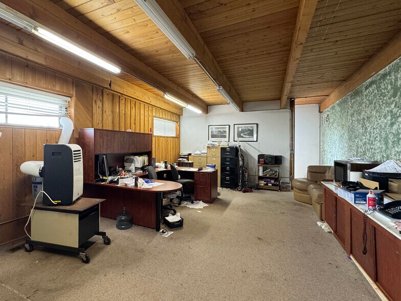 More Photos Of 275 S 7th Ave, Sequim Auto Repair For Sale