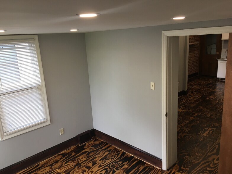 More Photos Of 624 E Girard Ave, Philadelphia Office Residential For Lease