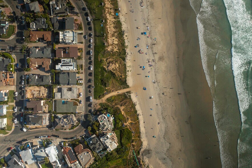 More Photos Of 4933 Ocean Blvd, San Diego Multifamily For Sale