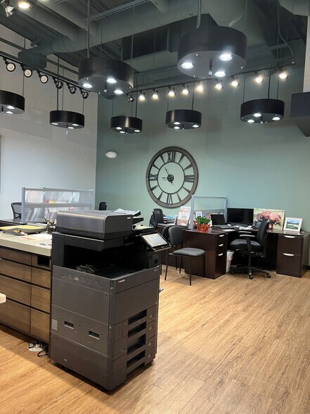 More Photos Of 269 16th St W, Dickinson Freestanding For Lease