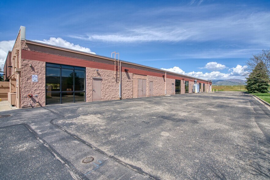 More Photos Of 5435 Airport Blvd, Boulder Light Manufacturing For Lease