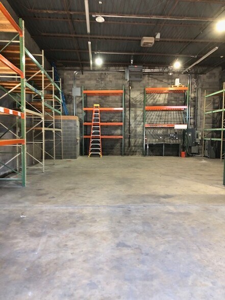 More Photos Of 114 Oakgrove Rd, Sterling Warehouse For Sale